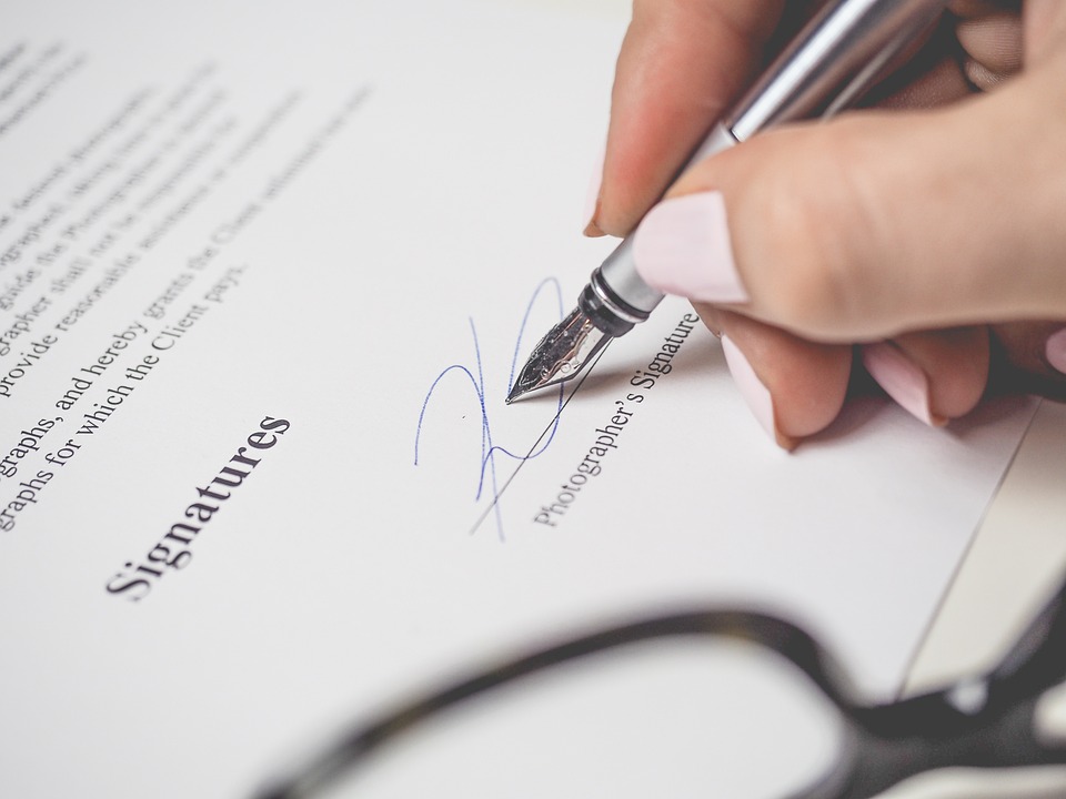 Understanding Business Contracts: Key Terms and Provisions